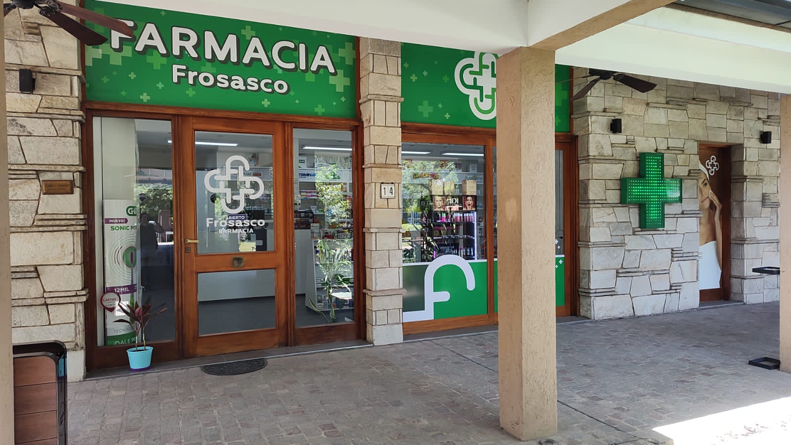 Renovación y Compromiso: Farmacia Frosasco Abre sus Puertas en Estación Funes